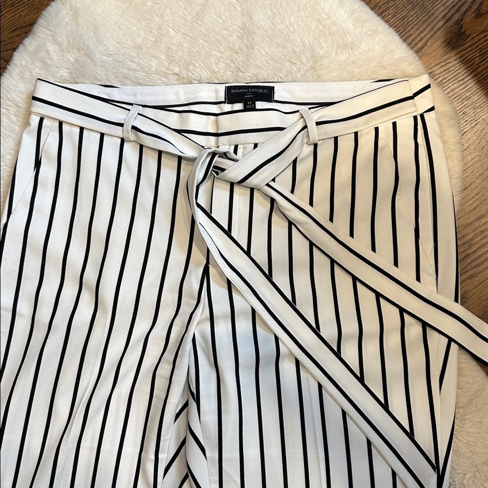 Banana Republic Black and White Striped Trousers - Picture 2 of 4